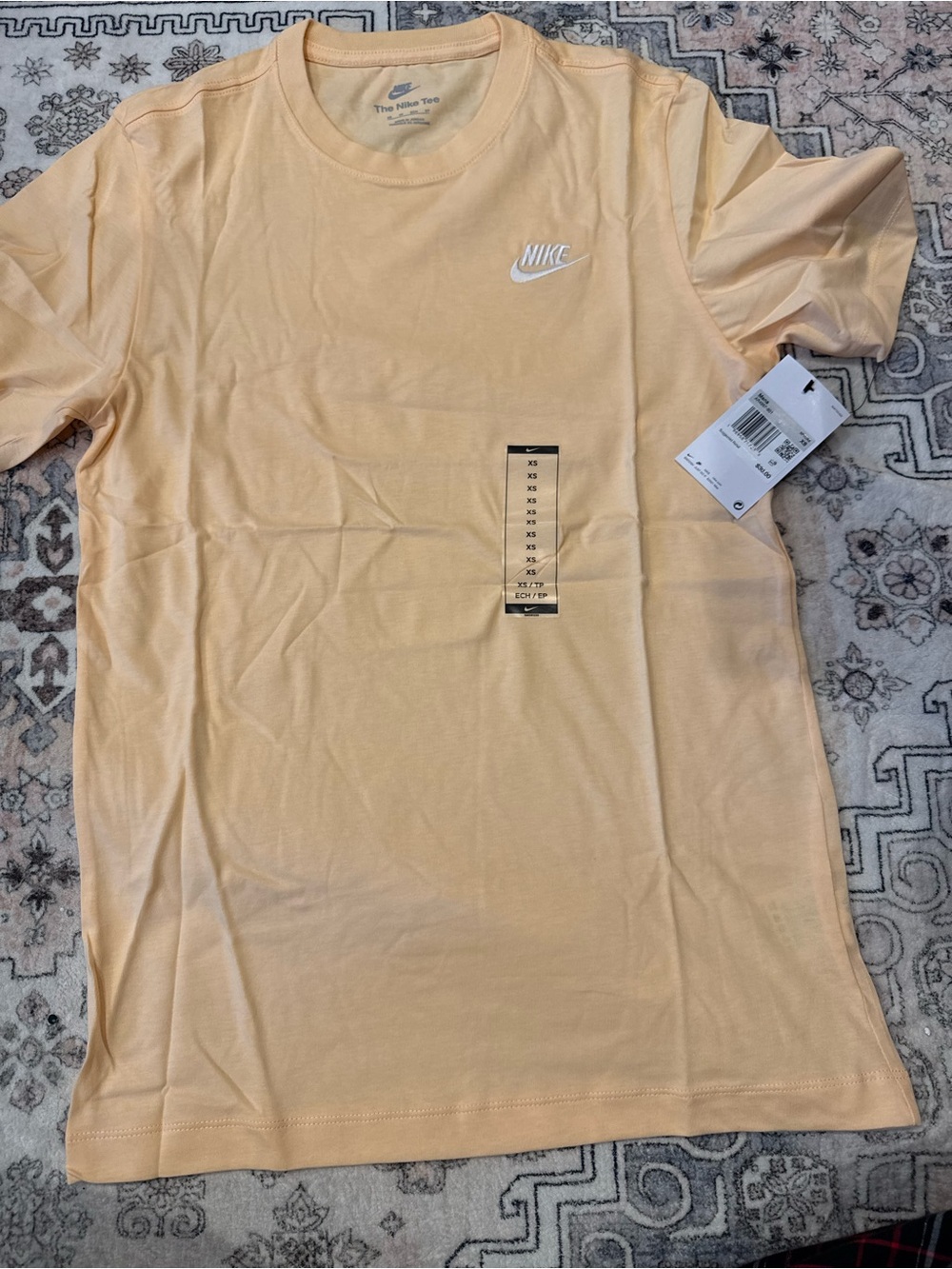 Nike Men’s Short Sleeve Tee in Pale Peach